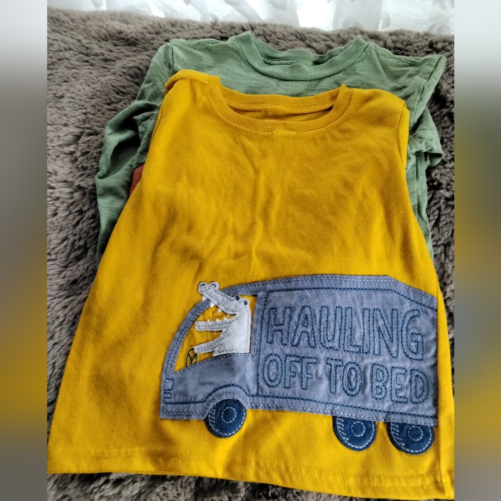 2 Kids Long Sleeve‎ Shirts.